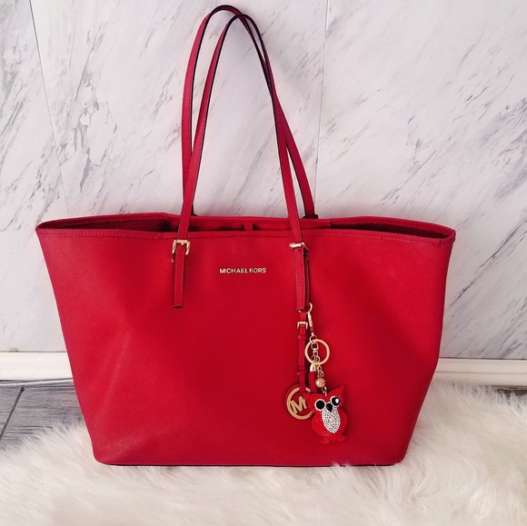 Michael Kors Handbags - 🌹 Michael Kors Red Jet Set large Tote Bag Travel